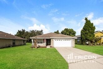 Building Photo - 303 Lisa Ann Ct