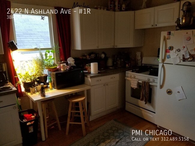 Building Photo - 2422 N Ashland Ave