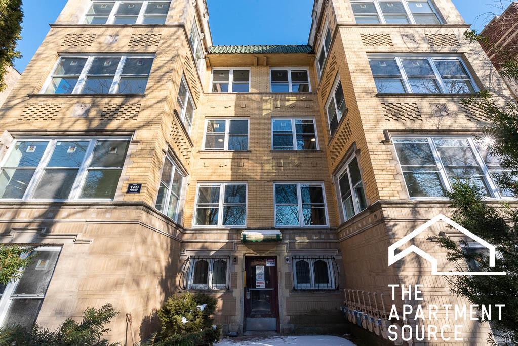 Building Photo - 4937 N St Louis Ave