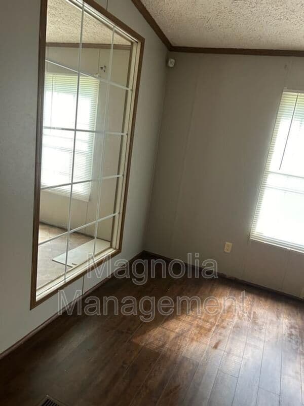 Building Photo - 137 Cardinal Ln
