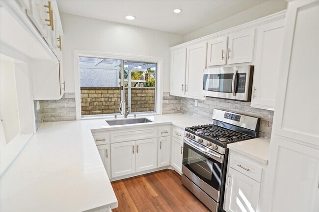 Building Photo - 27221 Camden Pl