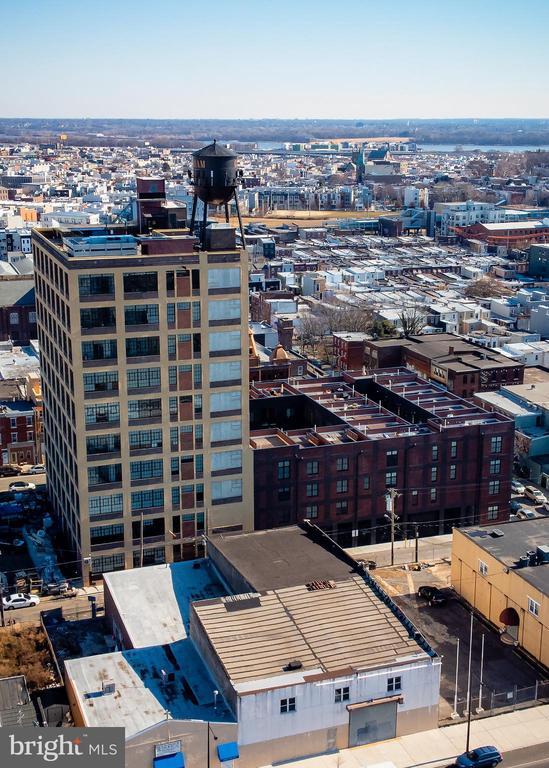 Building Photo - 2000 N 2nd St