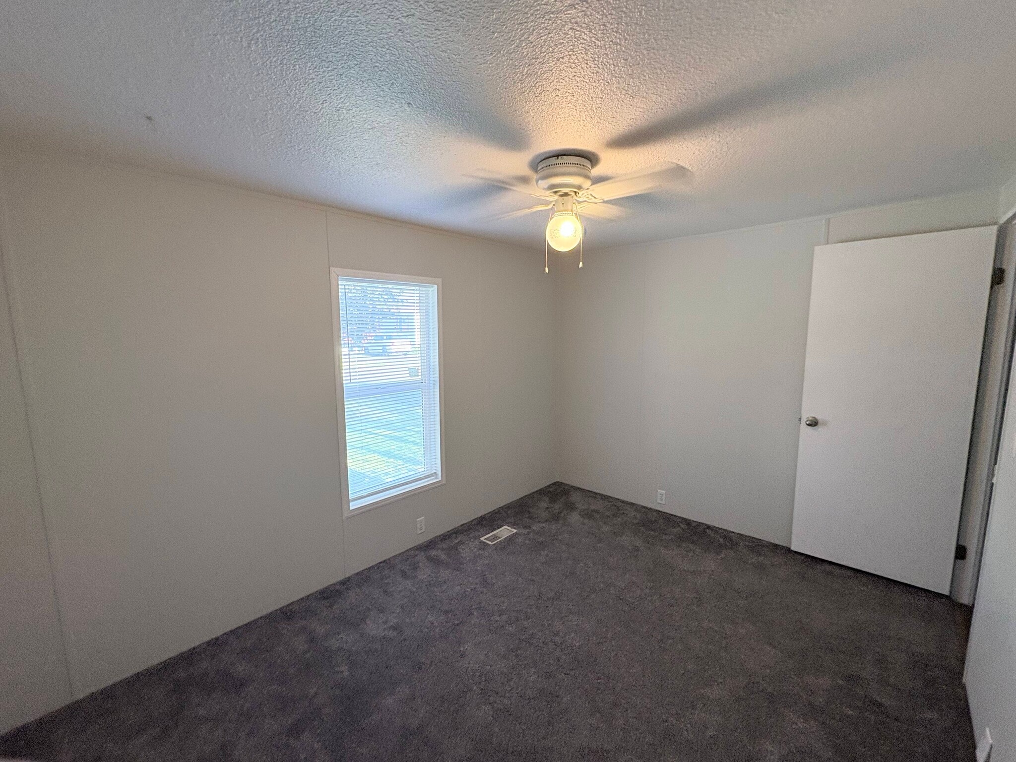 Building Photo - 2250 N Whispering Pnes Dr