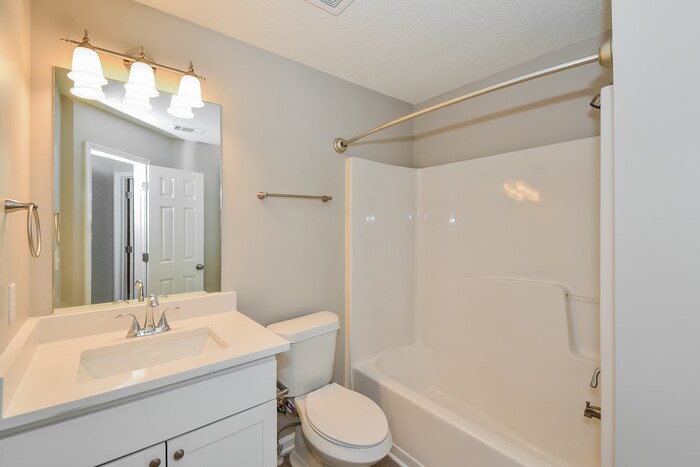 Building Photo - 4140 Clarks Tr