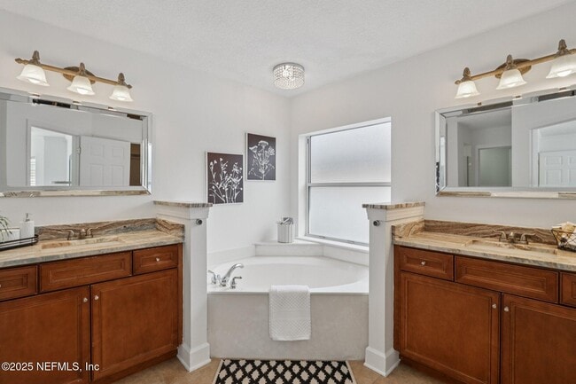 Building Photo - 10008 Sifton Ct