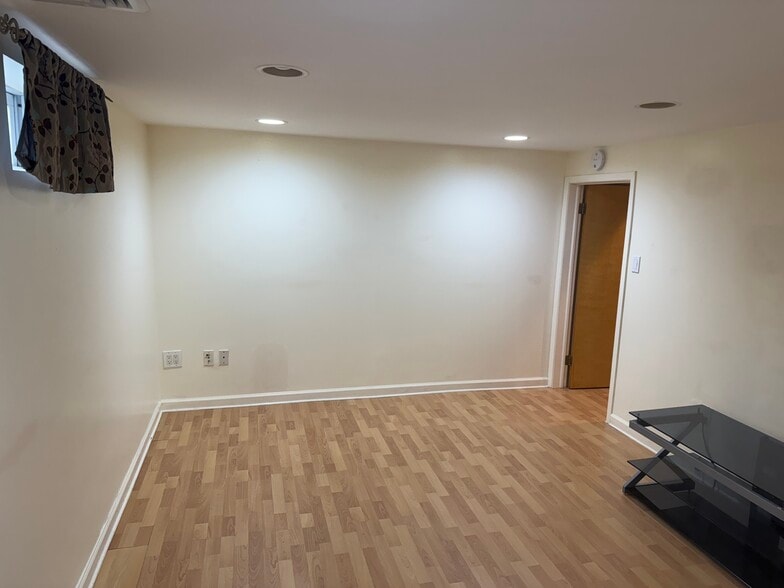 Building Photo - 284 Semton Blvd