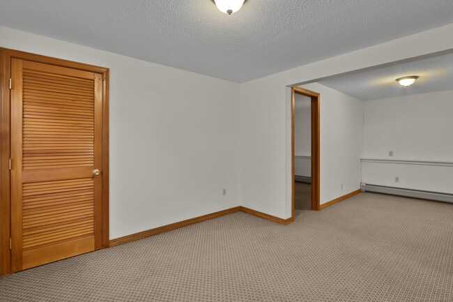 Building Photo - 129 Dowd Ave