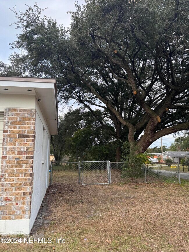 Building Photo - 5719 Marlin Ct