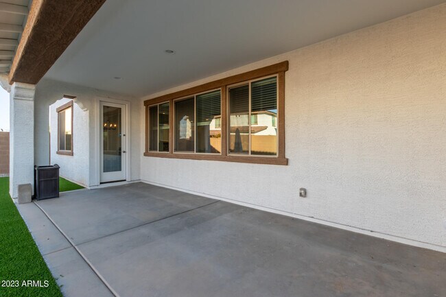 Building Photo - 14038 W Desert Hollow Dr