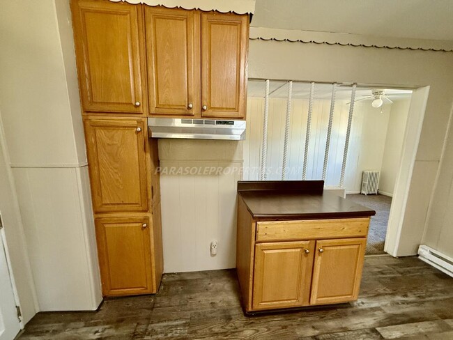 Building Photo - 333 E Locust St