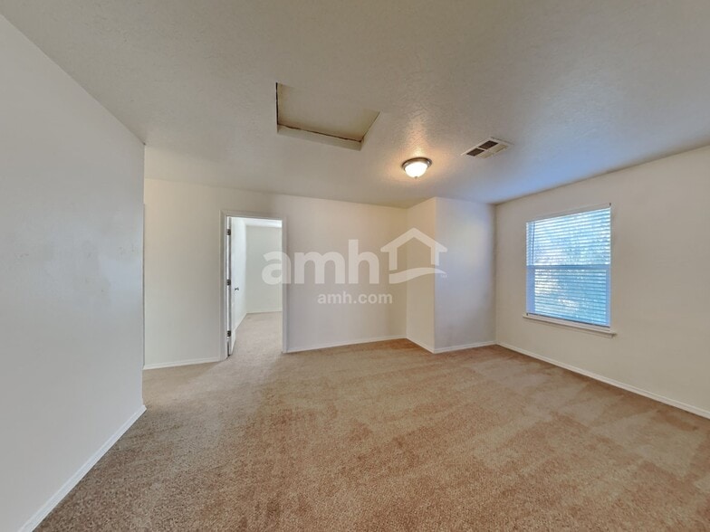 Building Photo - 372 W Wood Owl Dr
