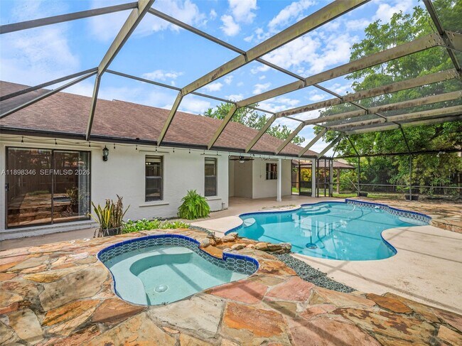 Building Photo - 15531 SW 54th Terrace