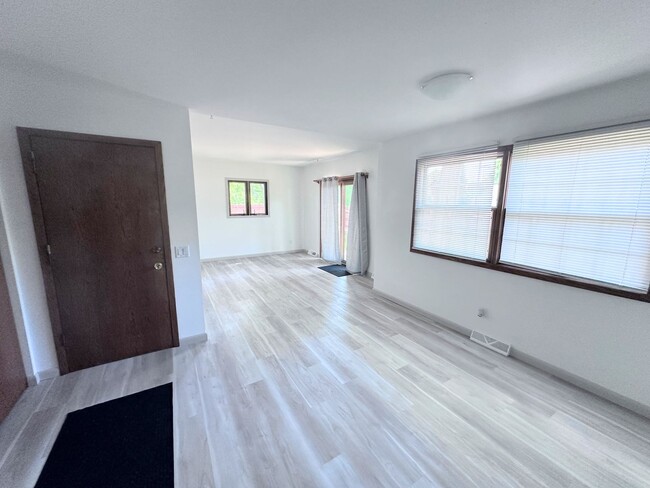 Building Photo - Kleisinger Duplex