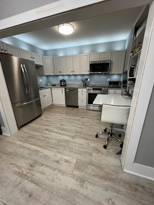 Building Photo - 45 Ash St