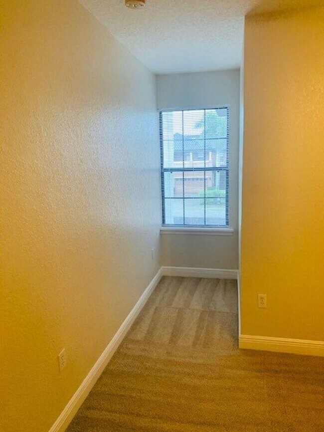 Building Photo - Gated Community of La Fortuna in Kissimmee