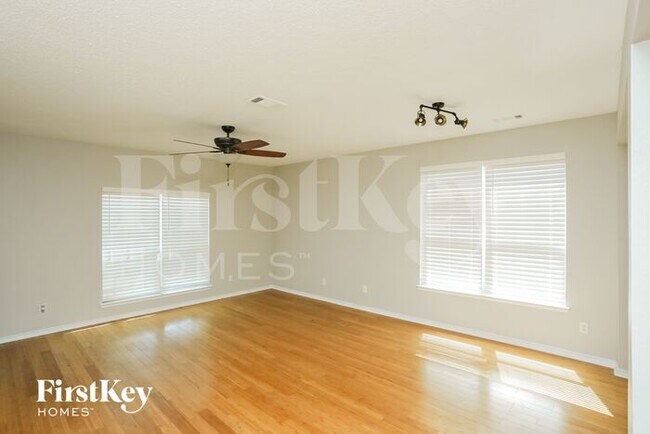 Building Photo - 2137 San Simeon Dr