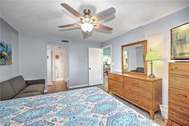 Building Photo - 15410 River Vista Dr