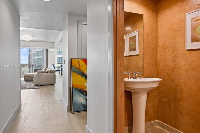 Building Photo - 3535 S Ocean Dr