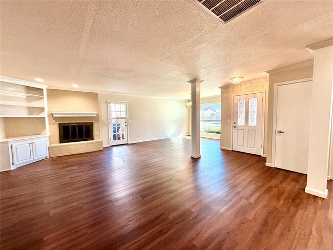 Building Photo - 12007 Shady Trail Ln