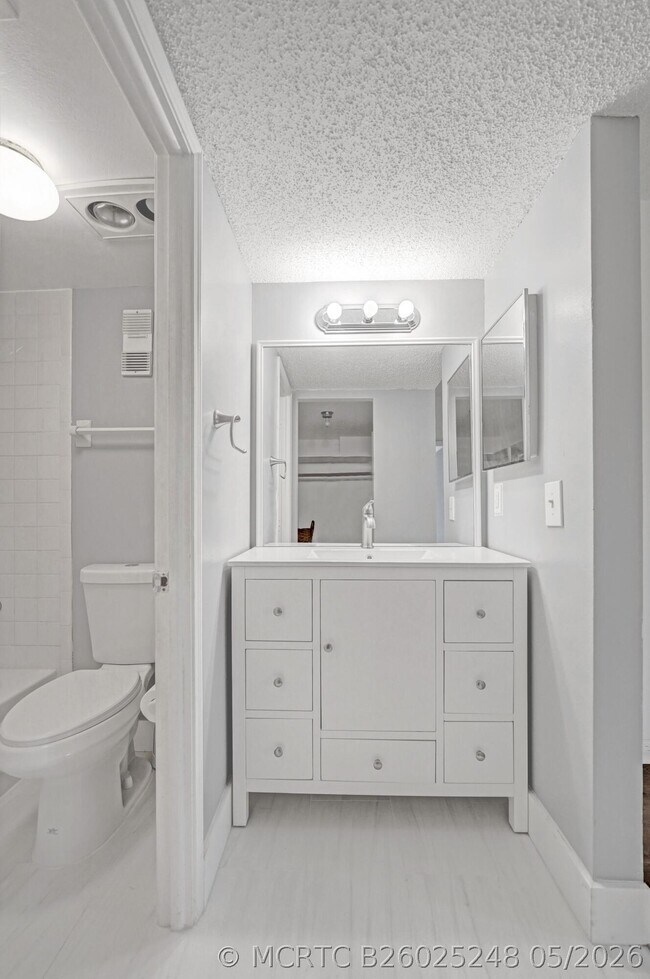 Building Photo - 9470 Poinciana Pl