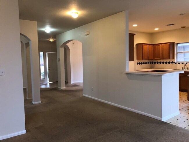 Building Photo - 3604 Roller Crossing