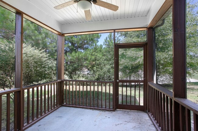 Building Photo - Beautiful 3 Bedroom Home w/Loft in Cary! - Available July 7th