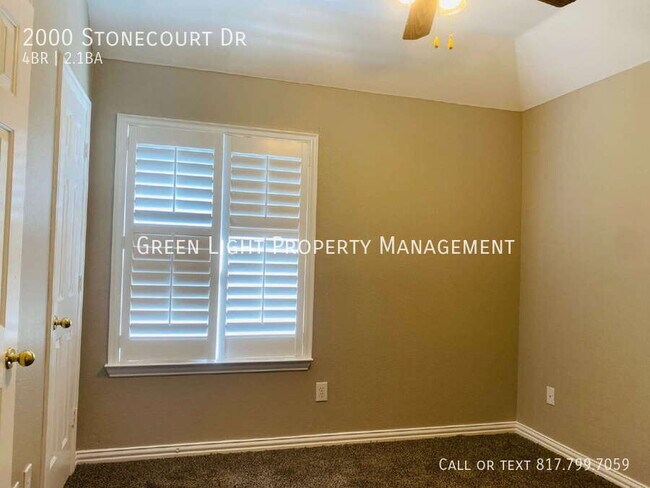 Building Photo - 2000 Stonecourt Dr
