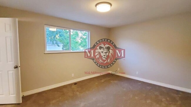 Building Photo - 5 Bd 3 Ba Remodeled Home in Midvale