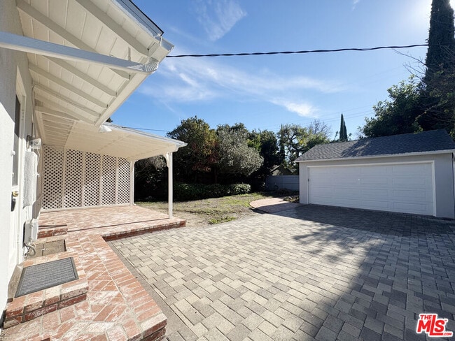 Building Photo - 13054 Hartsook St