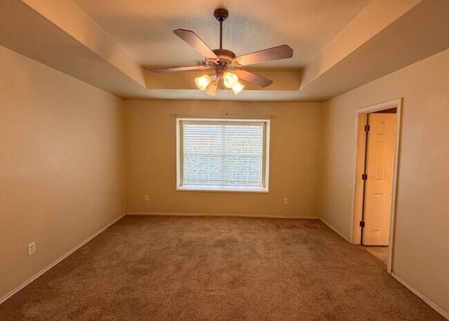 Building Photo - 17553 Gold Dr
