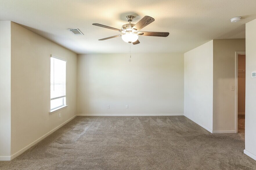 Building Photo - 3343 Clawing Hawk Way