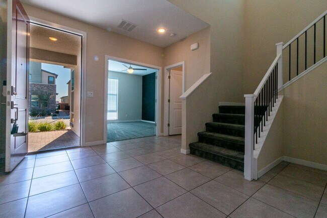 Building Photo - 544 Ruby Mesa Ave
