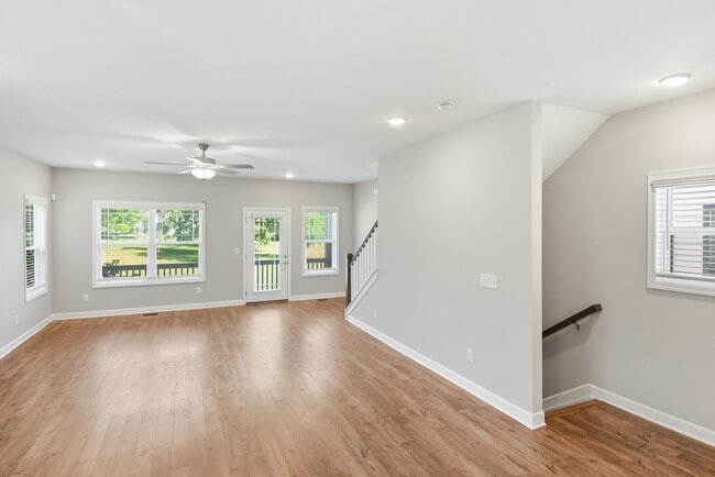 Building Photo - 632 Parkvue Pl Dr