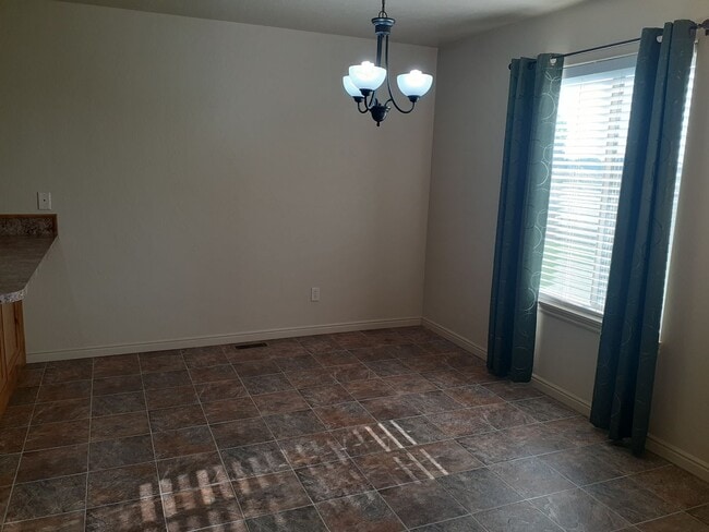 Building Photo - Charming 3-Bedroom, 2-Bathroom Twin Home in Stonebridge Subdivision