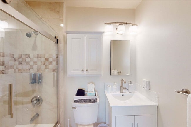 Building Photo - 2740 NE 15th St