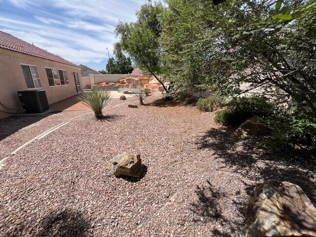 Building Photo - Pool and Spa Home - Beat the Heat