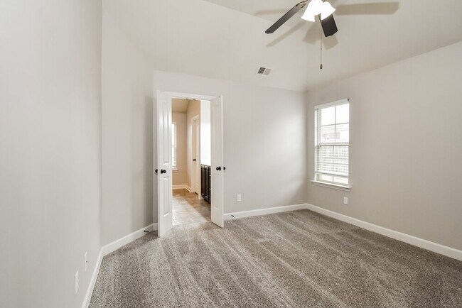 Building Photo - 2600 Molly Ln