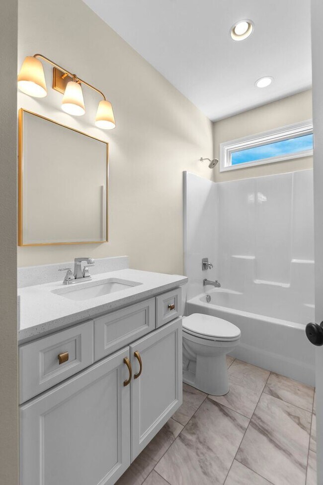 Building Photo - 2272 Heywood Mdws
