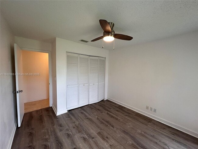 Building Photo - 1048 NW 99th Ave