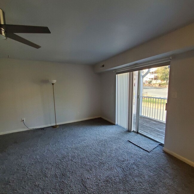Building Photo - Two Bedroom Apartment Available At Barracks West