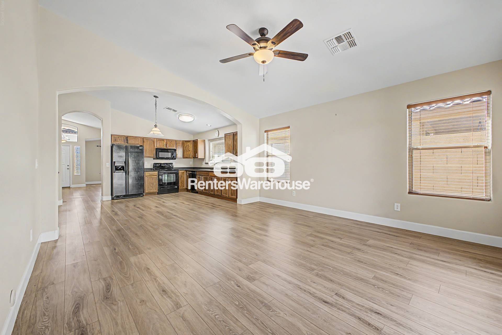 Building Photo - 29169 N Rosewood Dr