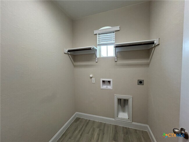 Building Photo - 1321 Cottonseed St
