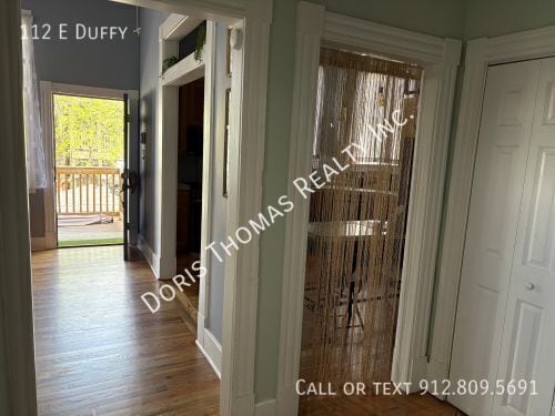 Building Photo - 112 E Duffy St