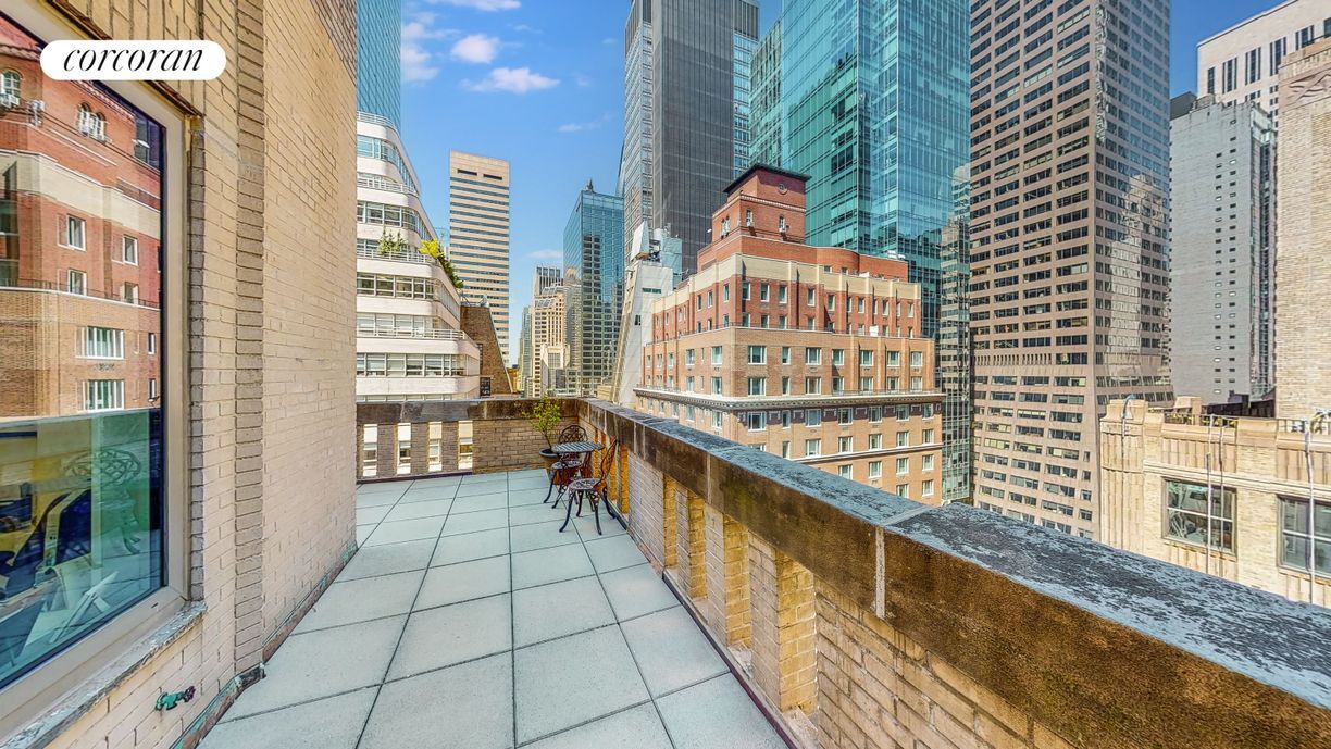 Building Photo - 485 Madison Ave