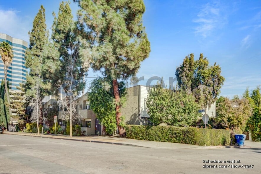 Building Photo - 4506 Saugus Ave