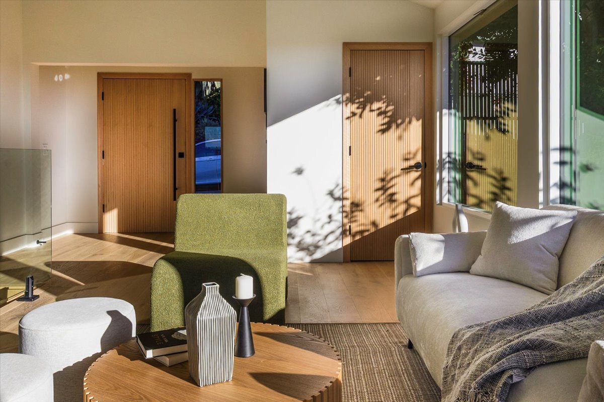 Building Photo - 1930 Kemper St