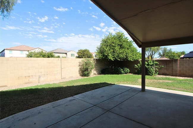 Building Photo - 940 S Lafayette Dr