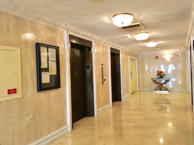 Building Photo - 600 Three Islands Boulevard