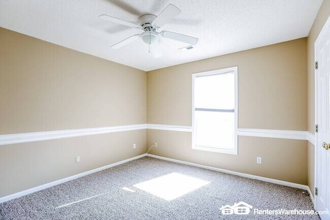 Building Photo - 4 Bed 3.5 Bath In Shawnee! Available NOW!!