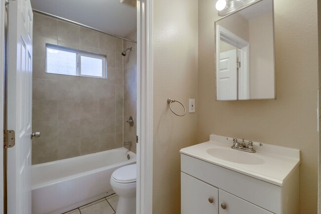 Building Photo - Barcelona Ridge Estates